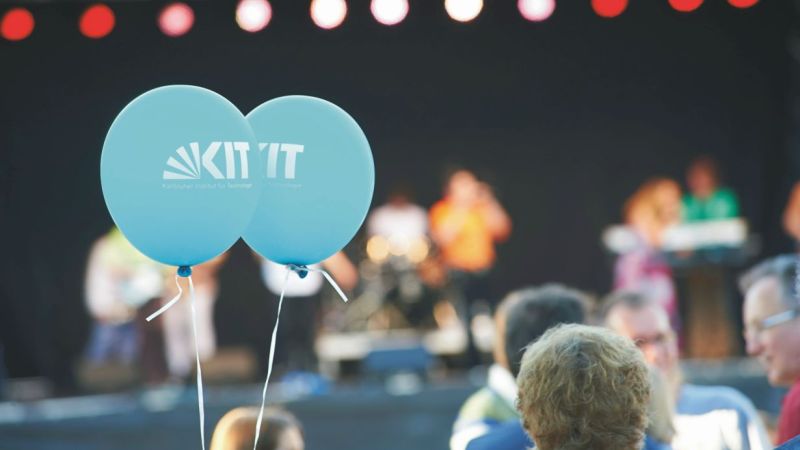 Auf unserem Campustag stellen die KIT-Fakultäten ihre Studiengänge vor und bieten tolle Mitmachaktionen, Experimente, Führungen u.v.m. an